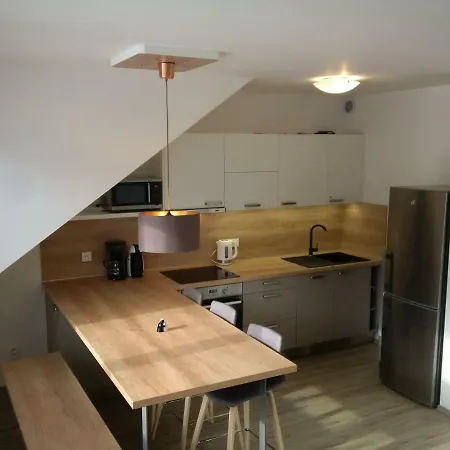 Holley 1623 아파트